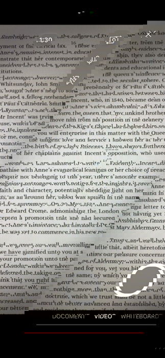 Selecting what you want to scan in OneDrive app on iPhone. 